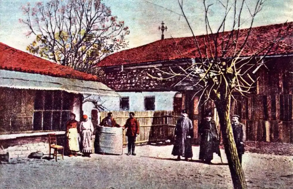 Die Kirche der Allerheiligsten Gottesgebärerin in Bitola zu Beginn des 20. Jahrhunderts