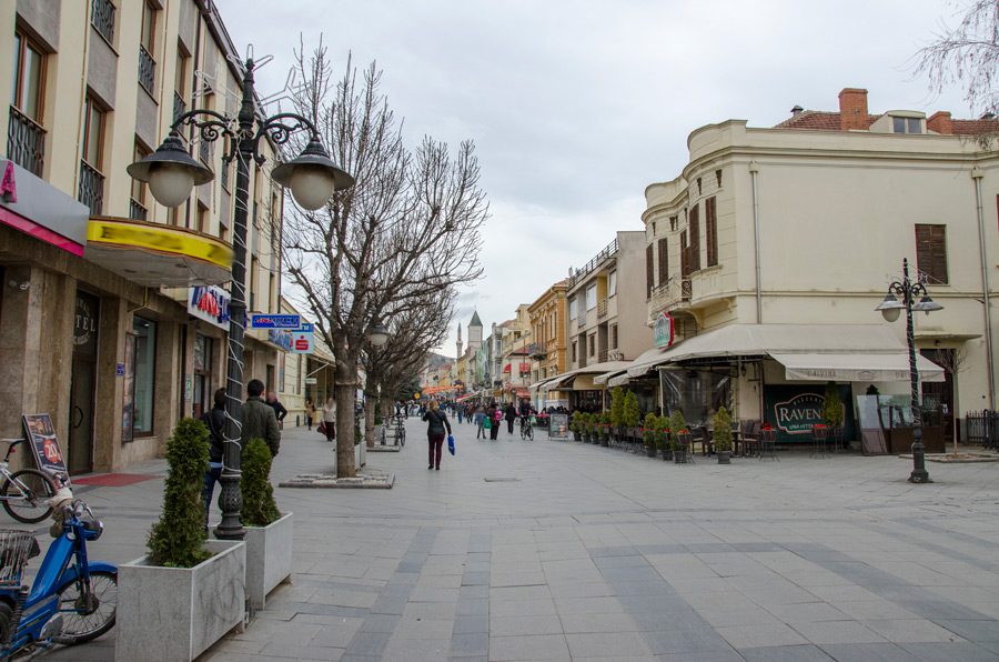 Улица Широк Сокак (пред Стопанска банка)